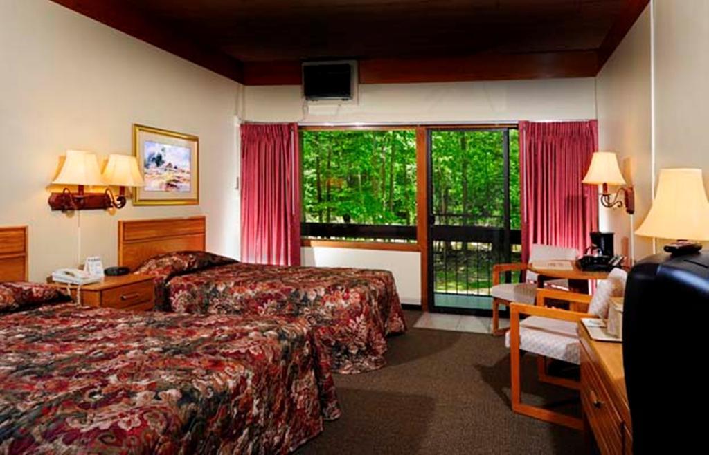 Pipestem Resort State Park Buitenkant foto