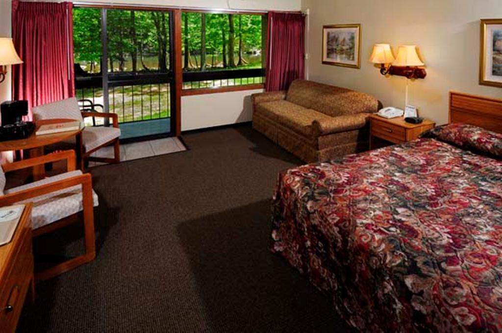 Pipestem Resort State Park Buitenkant foto