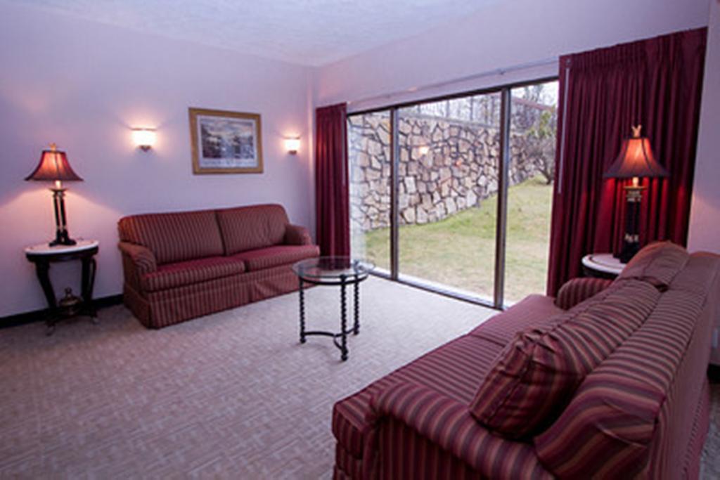 Pipestem Resort State Park Interieur foto